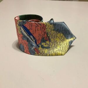 100% Silk NWOT World Map Tie by Kai Long. Teacher, historian, geography